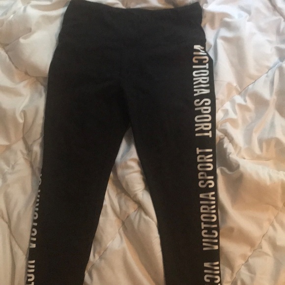 Victoria’s Secret black leggings size small - Picture 1 of 4